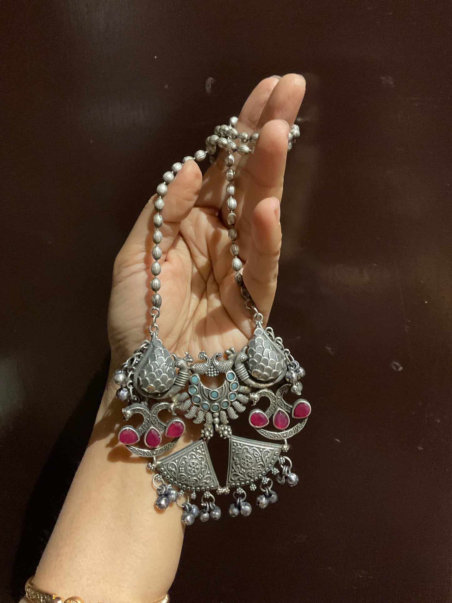 Silver thappa neck piece