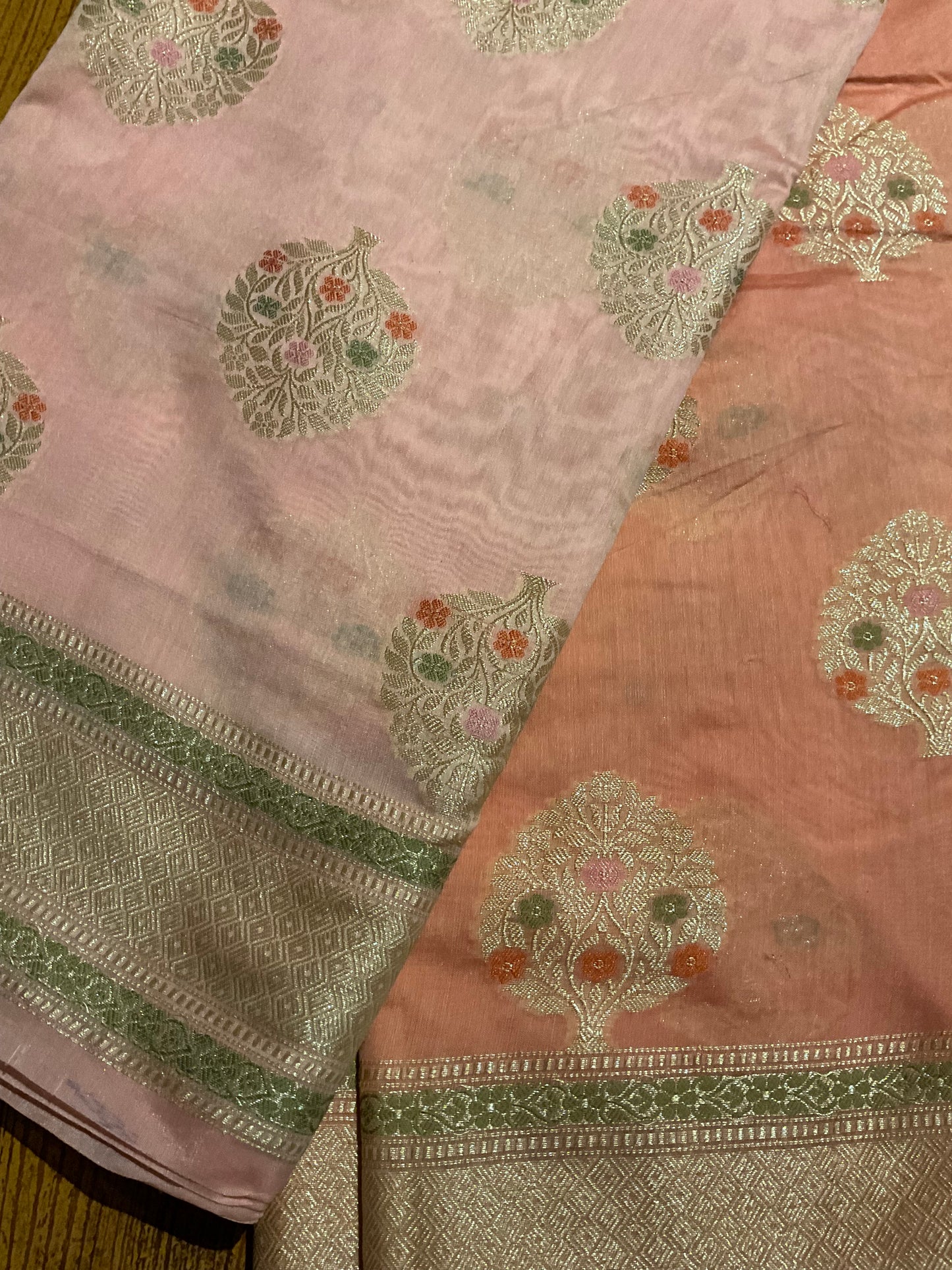 Banarsee Malmal saree