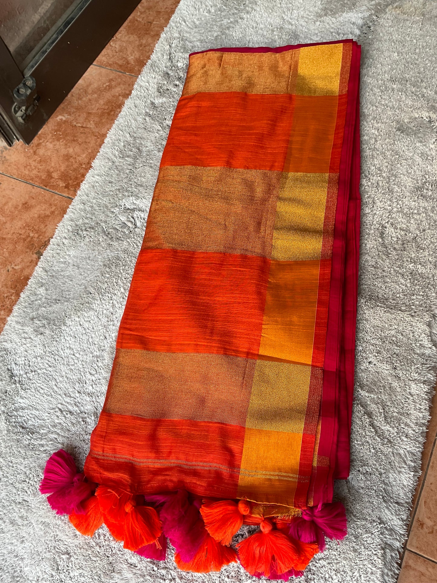Handloom lenin by Lenin khaki sarees