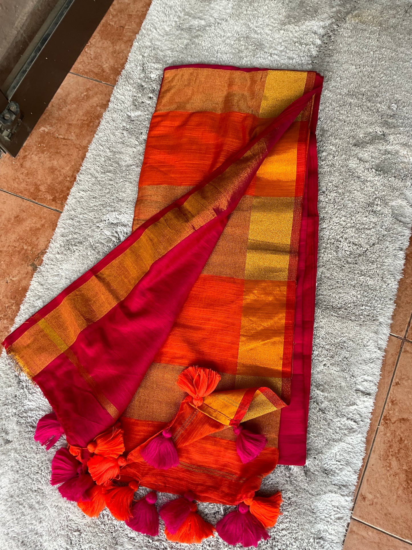 Handloom lenin by Lenin khaki sarees